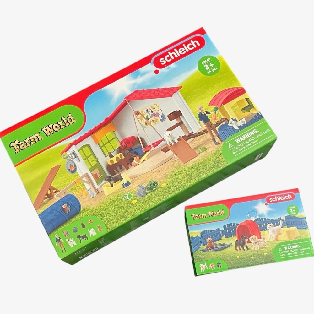 🌟NIB🌟 Schleich Farm World Pet Hotel #42607 and Schleich Farm World #42480